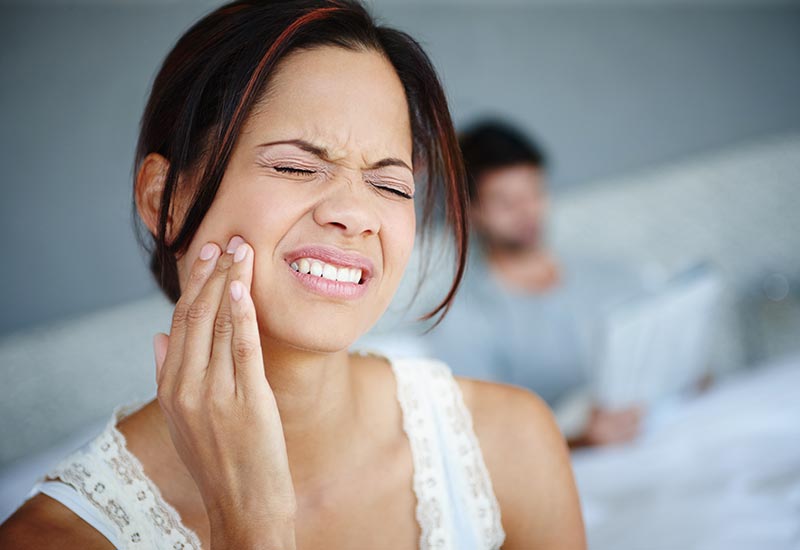 An underbite is a common orthodontic condition that occurs when a person’s lower teeth and jaw protrude farther out compared to the upper teeth and jaw